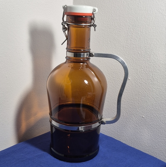 Muster Geschutzt 2L Amber Glass Beer Growler Aluminium Handle Swing Cap - Picture 1 of 9